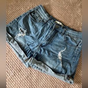 KANCAN shorts size 9!!